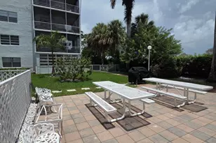 2998 Sunrise Lakes Dr E, Sunrise, FL 33322 - Photo 24