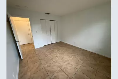 1941 NW 14th Avenue #D, Fort Lauderdale, FL 33311 - Photo 6