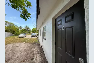 1941 NW 14th Avenue #D, Fort Lauderdale, FL 33311 - Photo 16