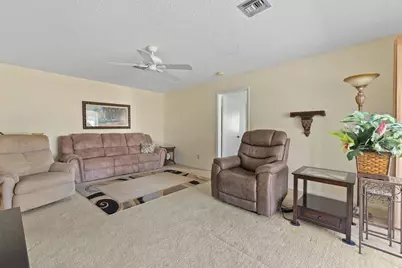 533 S Lakes End Drive #D2, Fort Pierce, FL 34982 - Photo 8