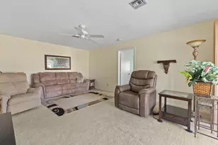533 S Lakes End Dr, Fort Pierce, FL 34982 - Photo 8