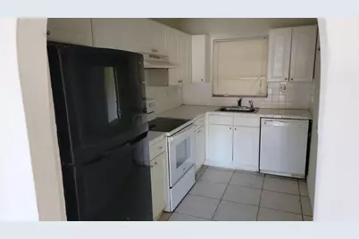 609 SW 79th Terrace, North Lauderdale, FL 33068 - Photo 12