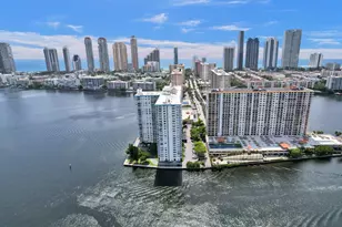301 174th St, Sunny Isles Beach, FL 33160 - Photo 14