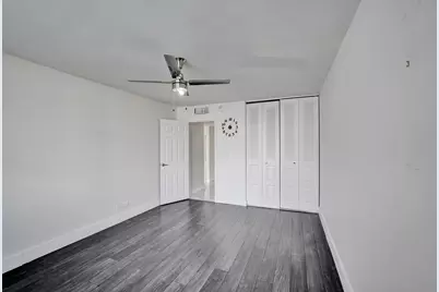 301 174th Street #1401, Sunny Isles Beach, FL 33160 - Photo 10