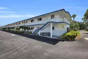 4 Garden St, Tequesta, FL 33469 - Photo 2