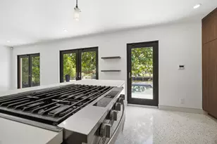 2001 N Victoria Park Rd, Fort Lauderdale, FL 33305 - Photo 12