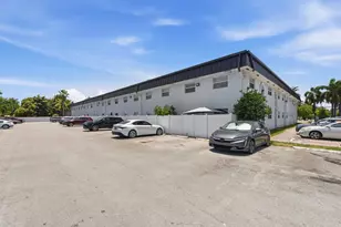1470 N Dixie Hwy, Fort Lauderdale, FL 33304 - Photo 16