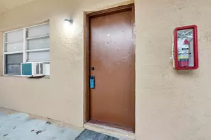 279 SW 1st St, Deerfield Beach, FL 33441 - Photo 6