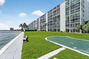 501 Lake Shore Dr, Lake Park, FL 33403 - Photo 2