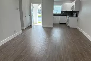 2930 Crosley Dr E, West Palm Beach, FL 33415 - Photo 12
