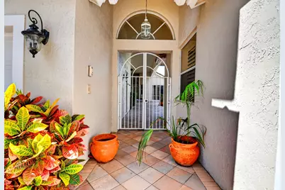 10694 Greenbriar Villa Drive, Lake Worth, FL 33449 - Photo 4
