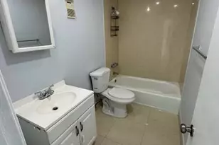 10000 NW 80th Ct, Hialeah Gardens, FL 33016 - Photo 8