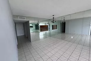 10000 NW 80th Ct, Hialeah Gardens, FL 33016 - Photo 4