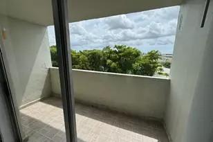 10000 NW 80th Ct, Hialeah Gardens, FL 33016 - Photo 12