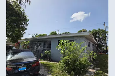 660 NE 181st Street, Miami, FL 33162 - Photo 2