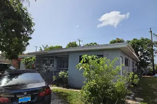 660 NE 181st St, Miami, FL 33162 - Photo 2
