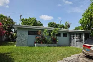 660 NE 181st St, Miami, FL 33162 - Photo 1