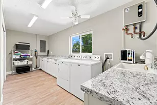 409 SE Gasparilla Ave, Port Saint Lucie, FL 34983 - Photo 30