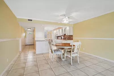 985 SE 19th Avenue #303, Deerfield Beach, FL 33441 - Photo 12
