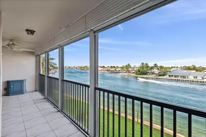 985 SE 19th Avenue #303, Deerfield Beach, FL 33441 - Photo 2