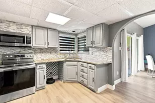450 SE Thornhill Dr, Port Saint Lucie, FL 34983 - Photo 8