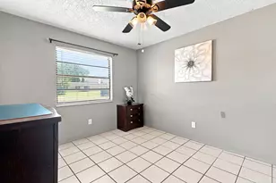 450 SE Thornhill Dr, Port Saint Lucie, FL 34983 - Photo 22