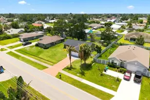 450 SE Thornhill Dr, Port Saint Lucie, FL 34983 - Photo 38