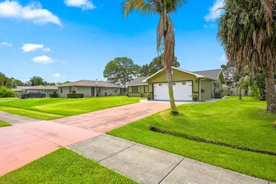 450 SE Thornhill Drive, Port Saint Lucie, FL 34984 - Photo 4