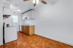 421 NE 1st St, Hallandale Beach, FL 33009 - Photo 18