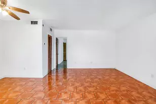 421 NE 1st St, Hallandale Beach, FL 33009 - Photo 14