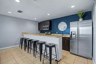 421 NE 1st St, Hallandale Beach, FL 33009 - Photo 38