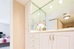 20379 W Country Club Dr W, Aventura, FL 33180 - Photo 8