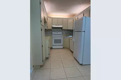 718 Sunny Pine Way #B1, Greenacres, FL 33415 - Photo 4
