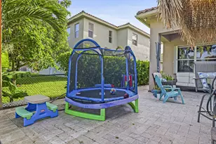 455 Cresta Cir, West Palm Beach, FL 33413 - Photo 18