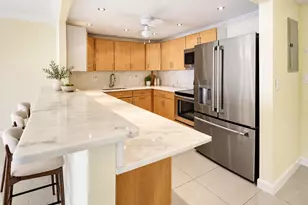 2500 Parkview Dr, Hallandale Beach, FL 33009 - Photo 6