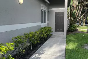 260 Crestwood Cir, Royal Palm Beach, FL 33411 - Photo 2