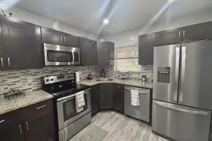 3751 Cocoplum Cir, Coconut Creek, FL 33063 - Photo 10