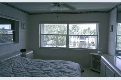 460 Paradise Isle Boulevard #301, Hallandale Beach, FL 33009 - Photo 12