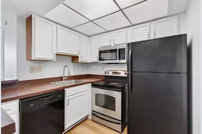 760 Executive Center Drive #32, West Palm Beach, FL 33401 - Photo 2