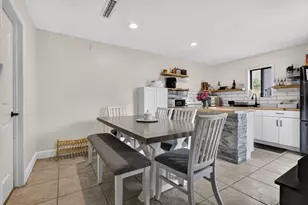 1201 Waterview Cir, Palm Springs, FL 33461 - Photo 20