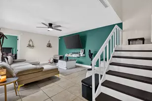 1201 Waterview Cir, Palm Springs, FL 33461 - Photo 4