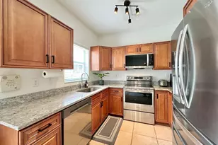 639 NW 130th Way, Pembroke Pines, FL 33028 - Photo 6