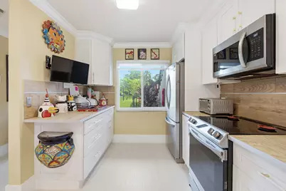 9232 Pecky Cypress Lane #2G, Boca Raton, FL 33428 - Photo 6