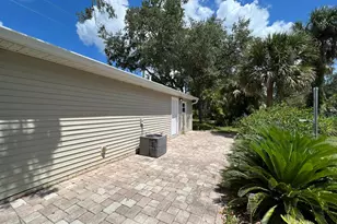 944 Louisiana Ave, Sebastian, FL 32958 - Photo 2