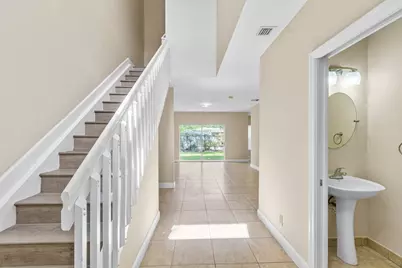 809 Talia Circle E #809, Lake Worth Beach, FL 33461 - Photo 2