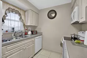 12022 W Greenway Dr, Royal Palm Beach, FL 33411 - Photo 4
