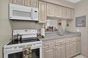 12022 W Greenway Dr, Royal Palm Beach, FL 33411 - Photo 6