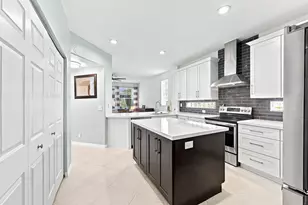 12115 NW 52nd Ct, Coral Springs, FL 33076 - Photo 2