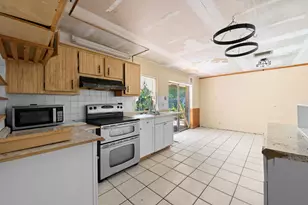 8210 SW 4th Pl, North Lauderdale, FL 33068 - Photo 10
