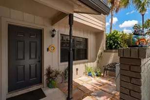 9014 Vineyard Lake Dr, Plantation, FL 33324 - Photo 2